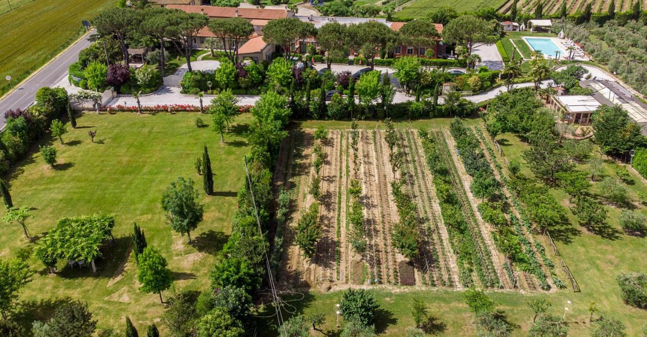 Cevoli Country Resort Lari Exterior foto